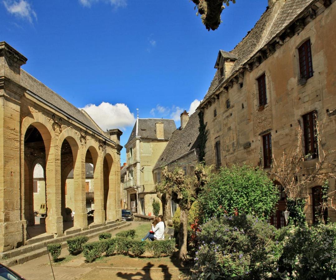 Petite Maison En Pierre Au Coeur Du Perigord Noir Salignac Eyvigues Luaran gambar